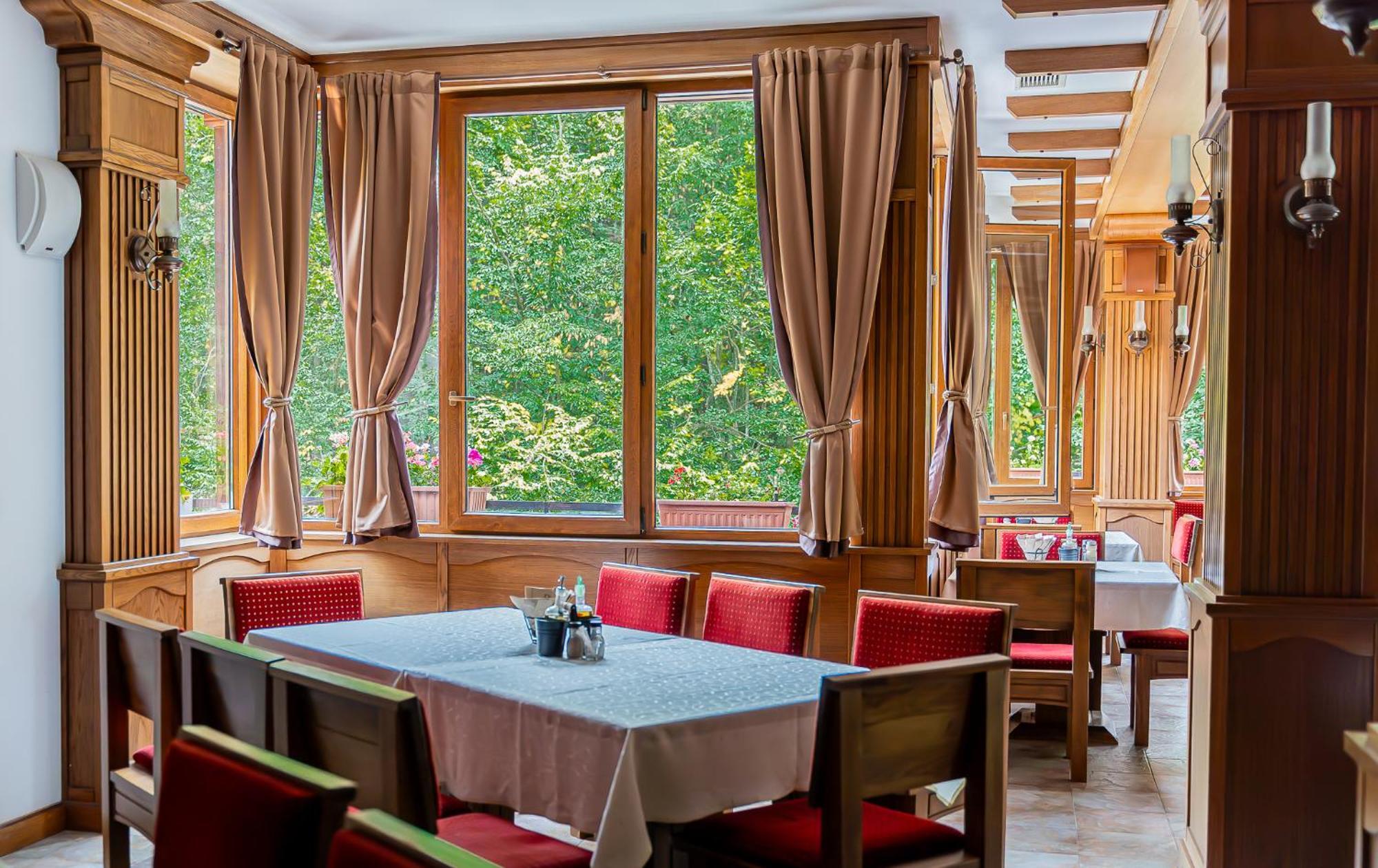 Hotel Bozhentsi Chernevtsi Экстерьер фото