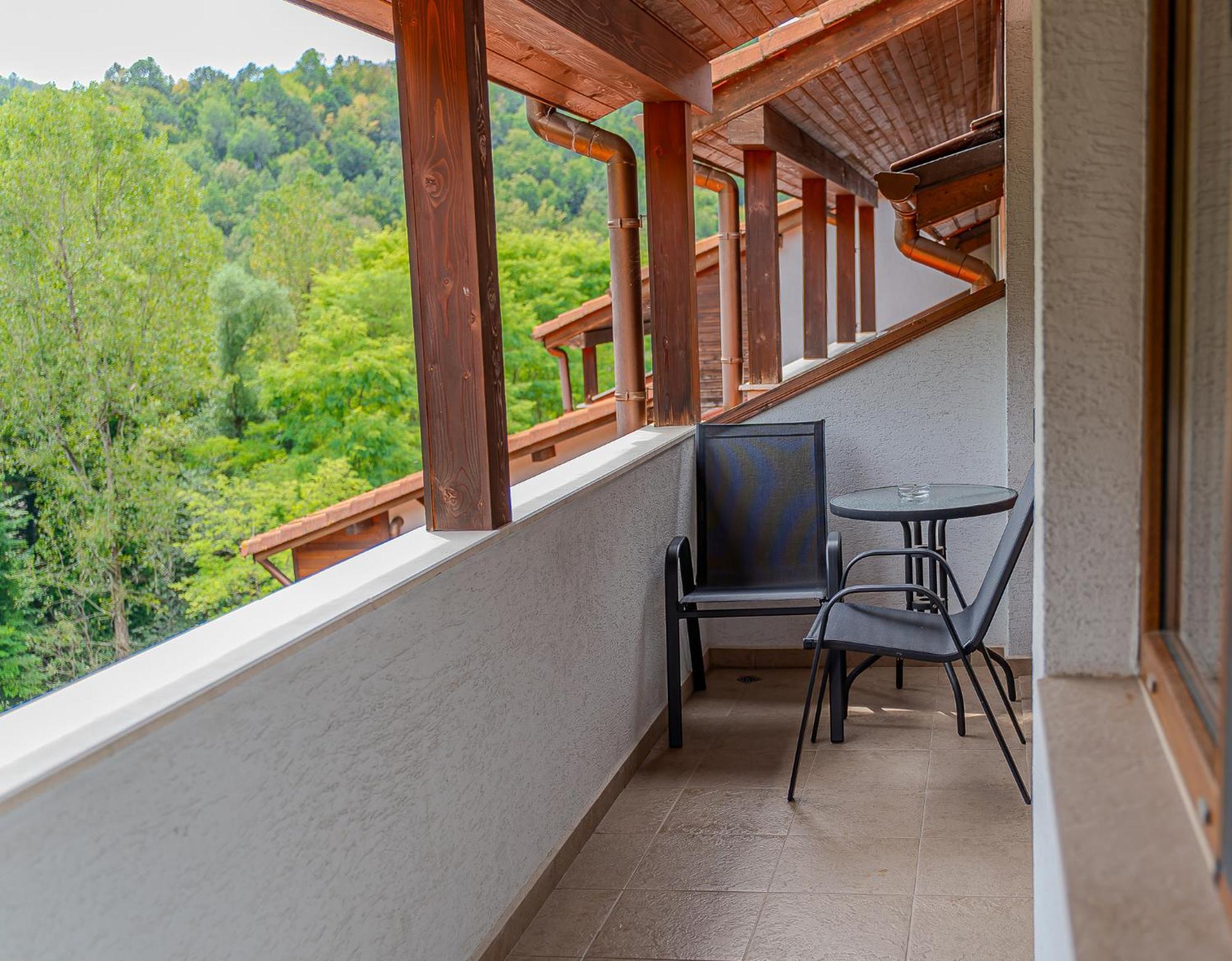 Hotel Bozhentsi Chernevtsi Экстерьер фото